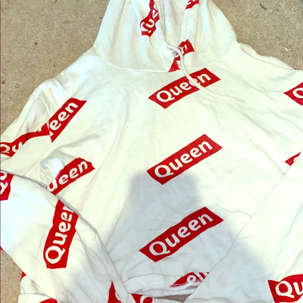 White and red Queen cropped hoodie!!!